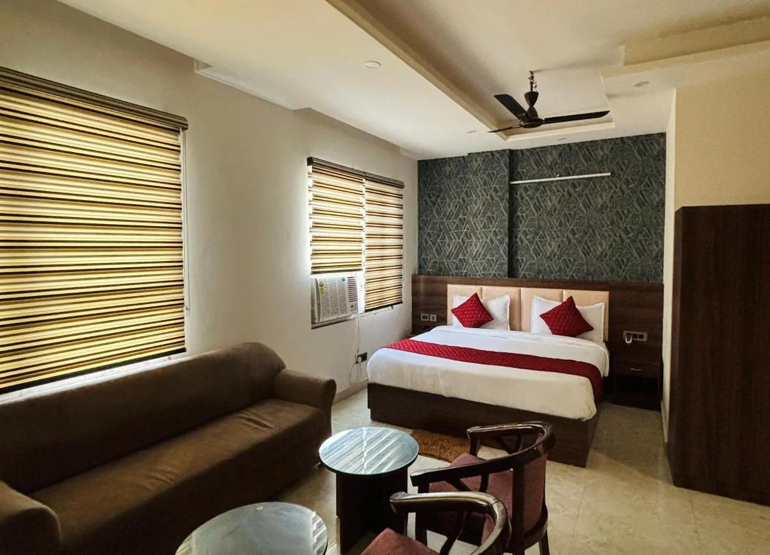 Hotel Ecg Grand Inn-Near Delhi Airport New Delhi